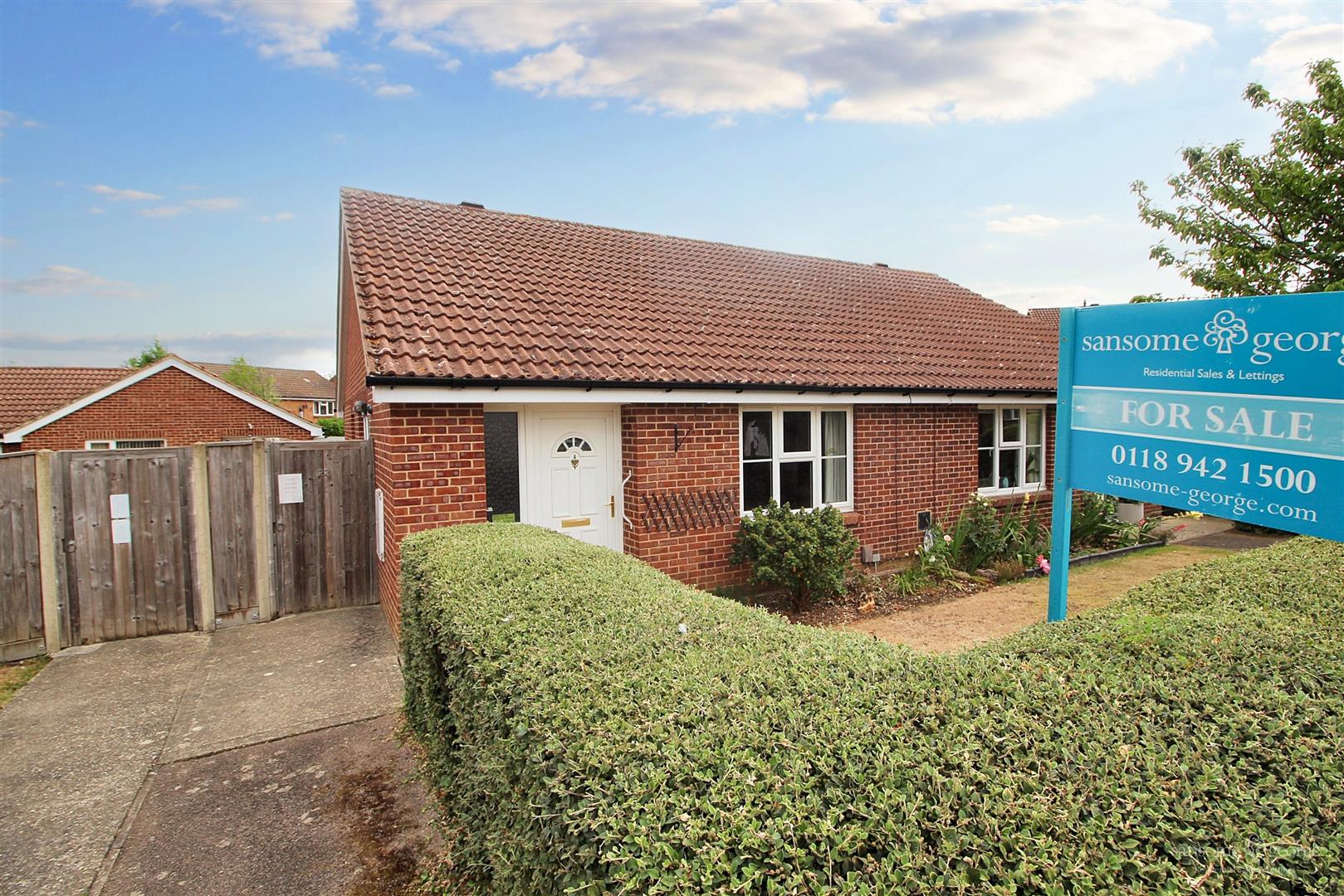 2 bed property in Condor Close, Reading